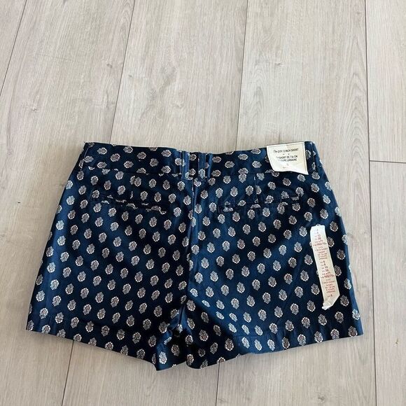 Gap Khakis City 3 Inch Shorts Womens Size 6 Navy Paisley Print Mid Rise Twill - Picture 6 of 8